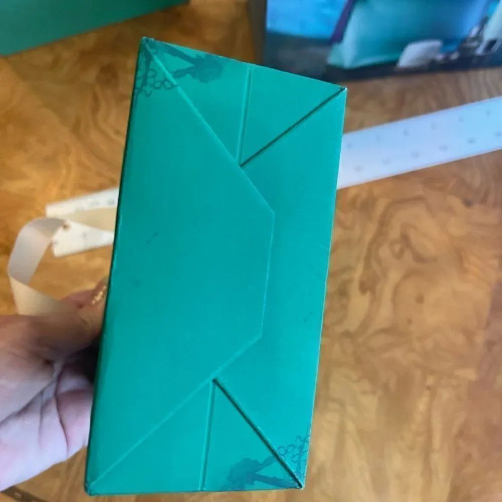 LA MER Bag & Empty Box! - Picture 4 of 16